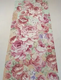 京友禅　はぎれ〈6040〉幅35cm バラ　金彩銀彩　ペールグリーン地模様　着物