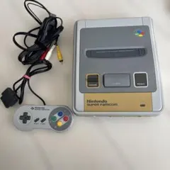 Nintendo スーパーファミコン 本体とコントローラー　ジャンク