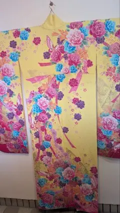 【美品】振袖 華やかな花柄 蝶柄 黄色♪