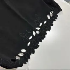 黒花模様刺繍タイトスカート