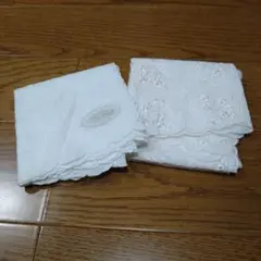 刺繍入りホワイトハンカチ 2枚セット