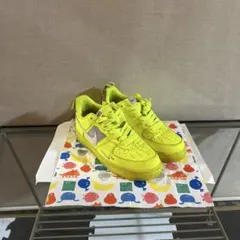 ナイキ エアフォース1 蛍光イエロー