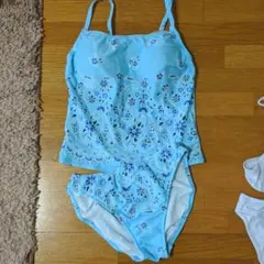 水着 2種類　中古と新品