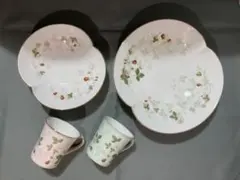 ウェッジウッド ワイルドストロベリー パステル プレート2種 マグカップ2客
