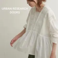 URBAN RESEARCH DOORS ピンタックレースブラウス