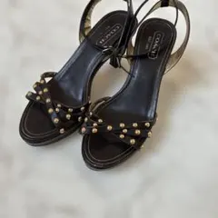 COACH コーチ❤️本物正規品 スタッズデザインサンダル　ブラウンイタリー製のサムネイル