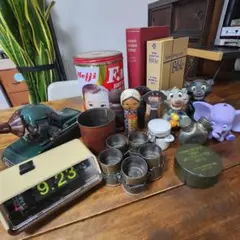 古物 大量まとめ 缶 古書 ミリタリー 軍物 Disney ディズニーフィギュアのサムネイル