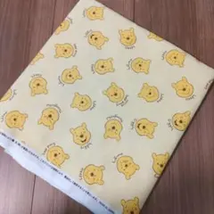 くまのプーさん　オックス生地 【約110cm幅 x 約150cm】