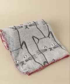 PAQUET FUNNY ブランケットM ひざ掛け　ネコ柄　蓄光