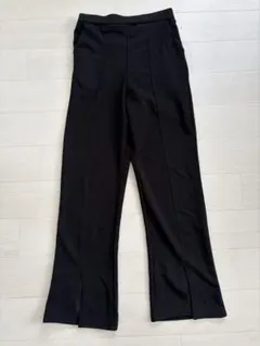 匿名配送　しまむら　スリットフレアパンツ　M ブラック