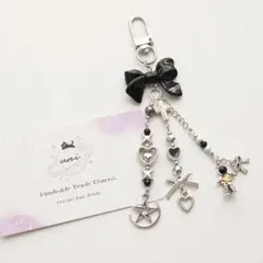 ビーズキーホルダー 黒 ブラック シルバー 韓国 Y2K 宇宙飛行士