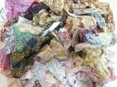 《リバティ生地》ちっちゃいはぎれ　243g