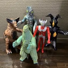 ウルトラ怪獣 フィギュア5体 レッドキング ゴモラ ゼットン バルタン星人など