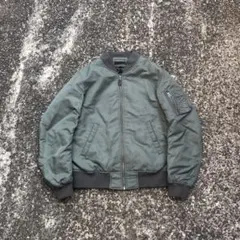 Uniqlo MA-1 flight jacket /blouson