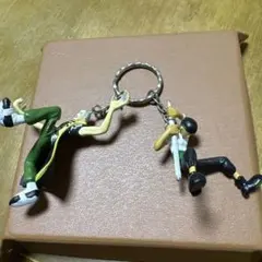ワンピースフィギュア ツインキーホルダー（ゾロとダデュバル）