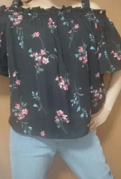 INGNI オフショルトップス 花柄 肩だしトップス