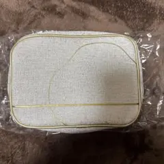資生堂　新品　クリーム色の布製ポーチのサムネイル