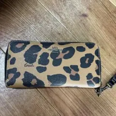 COACH ヒョウ柄 長財布