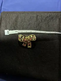 ヴィンテージ　ブローチ　リボン