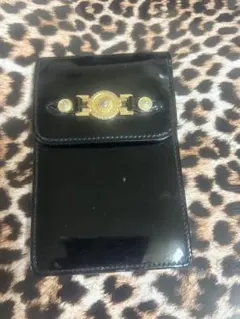 値下げ済み！VERSACE エナメル調 ポーチ ブラック ゴールド金具のサムネイル