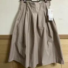 UNIQLO ハイウエストドライストレッチタックスカート M