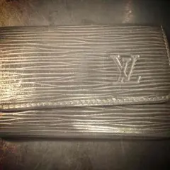 ヴィトン エピ キーケース