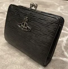 ヴィヴィアンウエストウッド レザー 二つ折り財布 オーブ 型押し ロゴ