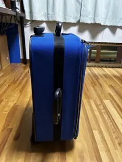 adidasキャリーケース