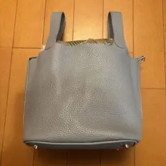 キューブバッグ　ライトブルー ハンドバッグ シボ感