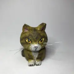キジトラさん　木彫りの猫　ハンドメイド　ヒゲ付き　キャットカービング