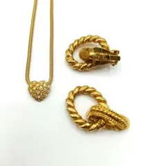 Item thumbnail for item c25bbf14-b990-4429-af9b-32a894293417