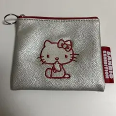 サンリオ展　限定　ハローキティ　メタリック合皮刺繍ポーチ　未使用