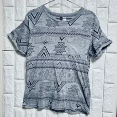 H&Mメンズ Tシャツ 半袖 総柄 グレー Sサイズ ポケット付き カジュアル
