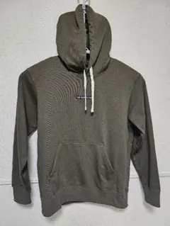 カーキ パーカー