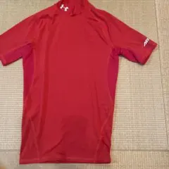 アンダーシャツ　赤　半袖　アンダーアーマー　SMサイズ