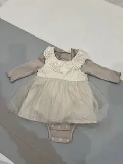 ベージュ レース付きロンパース・カバーオール