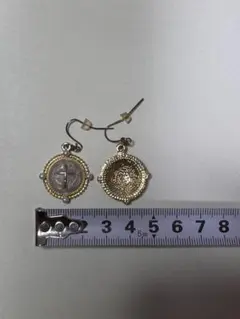 ビンテージ風金色フックピアス
