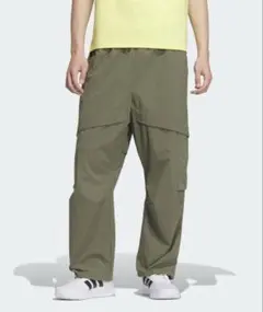 adidas ルーズフィット ストレッチウーブン カーゴパンツのサムネイル
