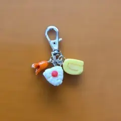 樹脂粘土　ミニチュアフード　おにぎり　ウィンナー　卵焼き　チャーム