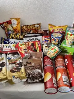 スナック菓子セット（パイの実、ポテトチップスなど）