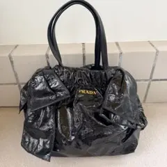 プラダ　PRADA サイドリボン　エナメル　バッグ　ショルダー　パテントレザー