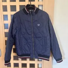 FRED PERRY フレッドペリー ダウンジャケット ネイビー - メルカリ