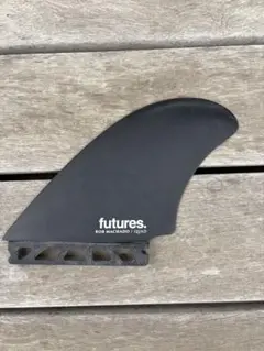 FUTURES ロブマチャド 8.5シングルフィン - メルカリ