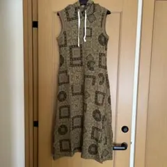 FDOMカーキ色フード付きノースリーブワンピース