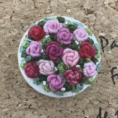 ハンドメイド刺繍ブローチ 7-503