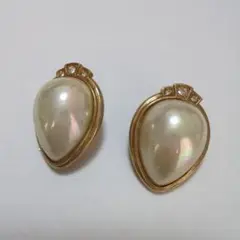 ヴィンテージ パール風ドロップ型イヤリング