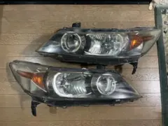 ホンダ ストリーム rn6前期 ヘッドライト 左右 HID バラスト付き 純正のサムネイル