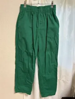 グリーンパンツ