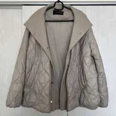 ベージュ キルティングジャケット フード付き