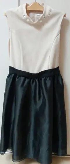 キャサリンコテージ　アイボリーとブラックのワンピース　150cm